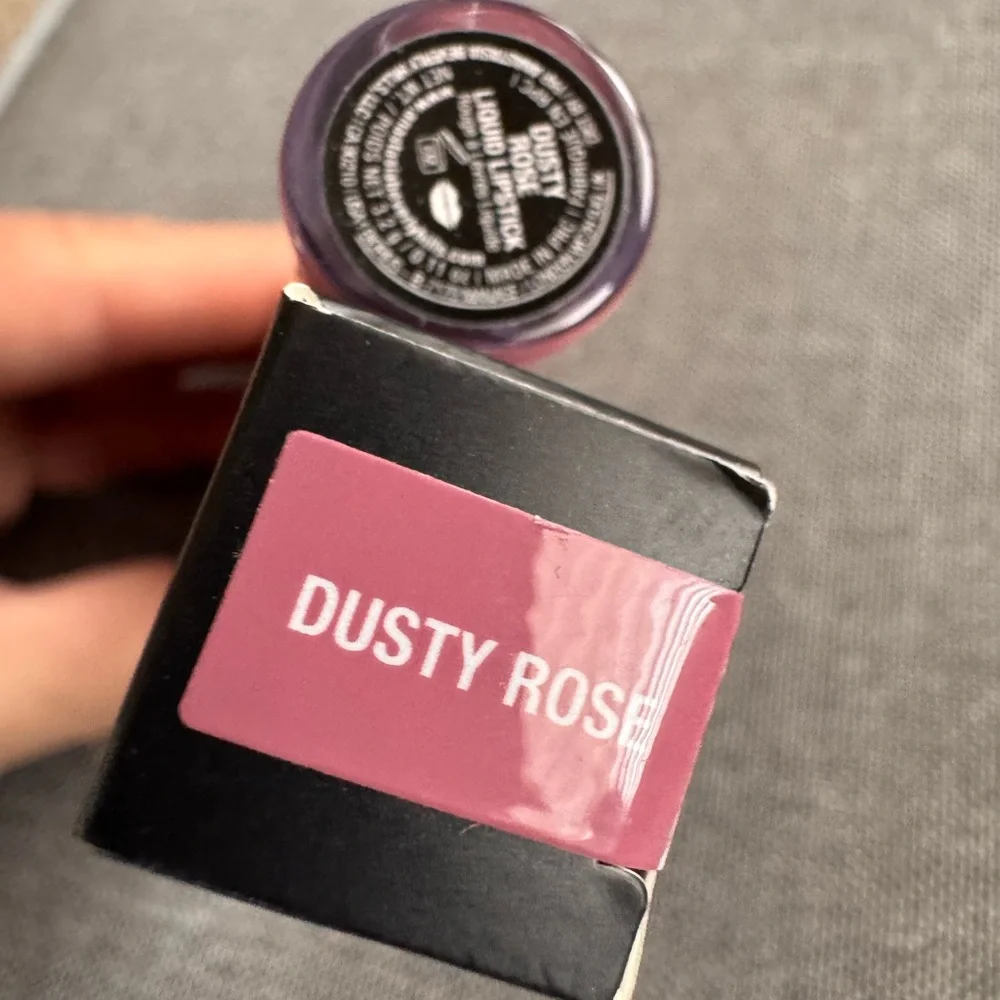Anastasia Beverly Hills liquid lipstick in dusty rose